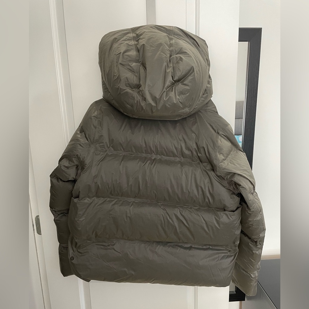 lululemon athletica Women's Puffer Jacket in Dark Gray - Picture 10 of 12